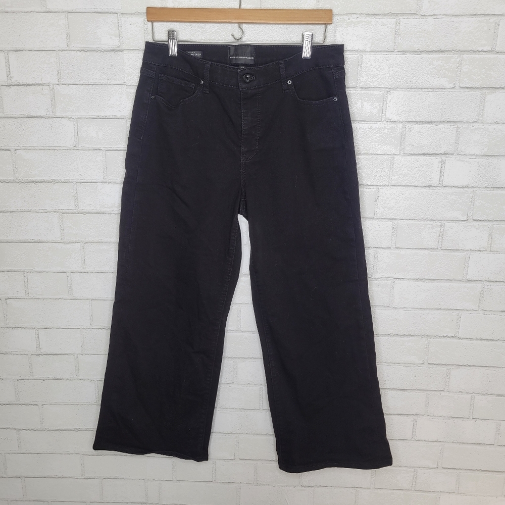 White House Black Market High-Rise Wide Leg Crop